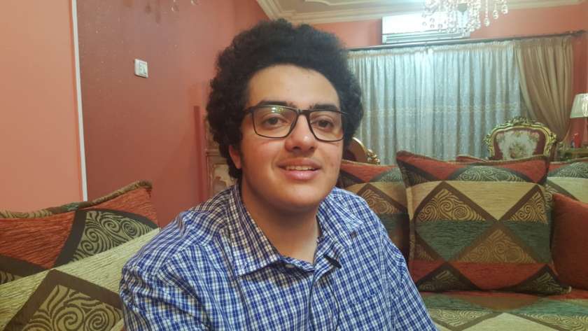 الطالب أحمد هشام عبد الرحيم عبد الباسط