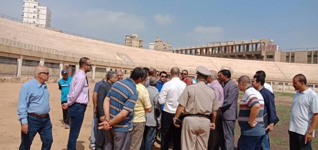 وزير الشباب يؤدي صلاة الجمعة بالزقازيق ويتفقد منشآت رياضية