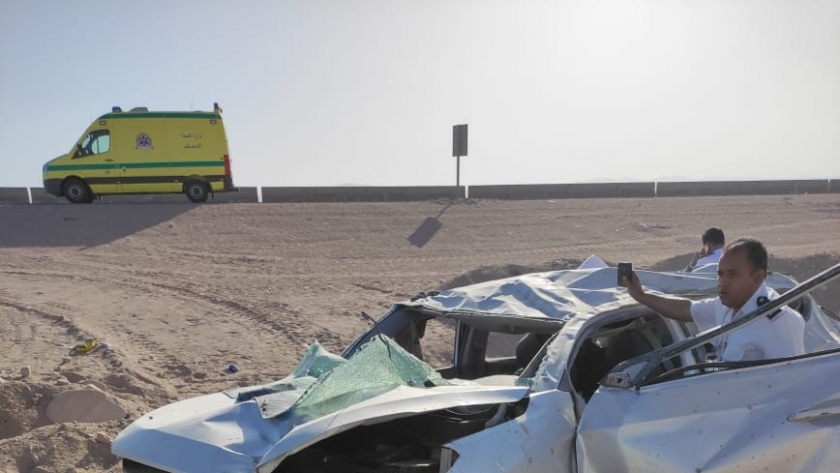 إصابة طبيب في حادث انقلاب سيارة على طريق مصر الفيوم