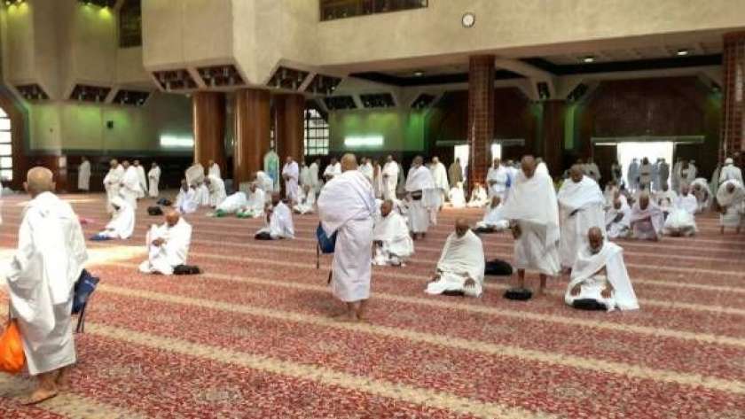 السعودية تكسو مسجد التنعيم