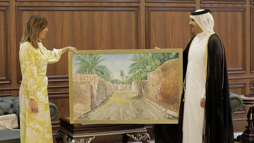 وزيرة الثقافة تلتقي رئيس مجلس الوزراء القطري 