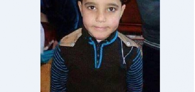 الطفل عمر ضحية قطاري الاسكندرية