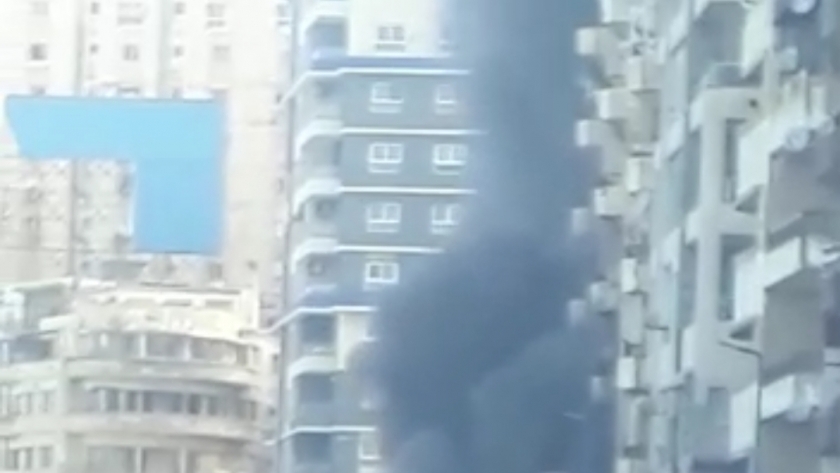 حريق على طريق الكورنيش في الإسكندرية