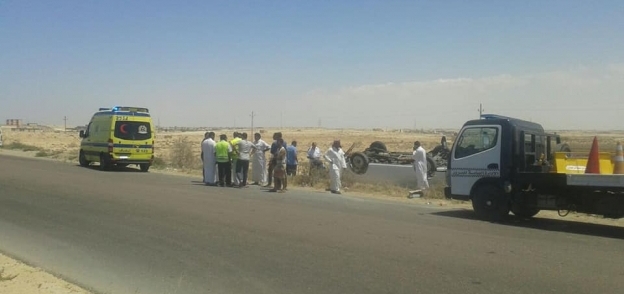 حادث تصادم سيارتين امام مدينة الضبعة بمطروح