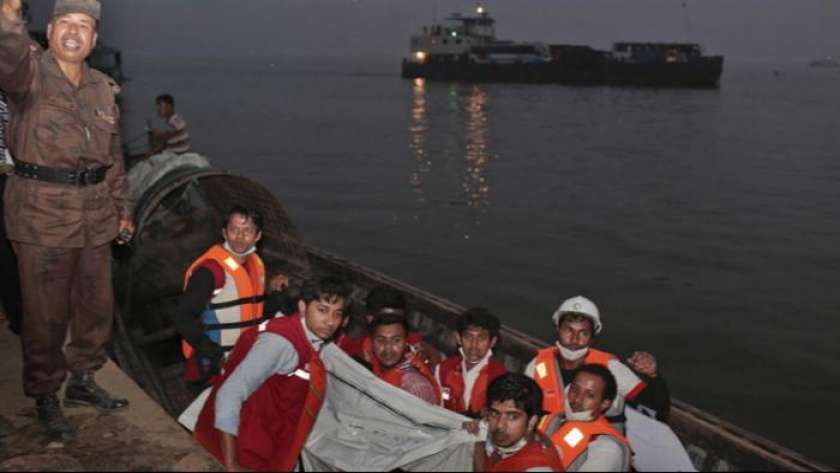 مصرع 23 شخصا على الأقل بعد غرق عبارة في بنجلاديش