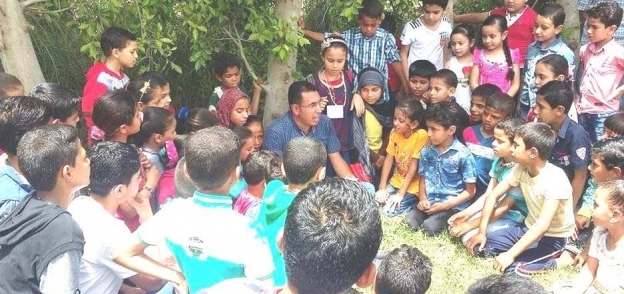 بالصور | "عربية الحواديت" توزع 11 ألف كتاب على الأطفال في 50 قرية بالشرقية