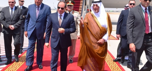 الرئيس السيسي يصل إلى السعودية