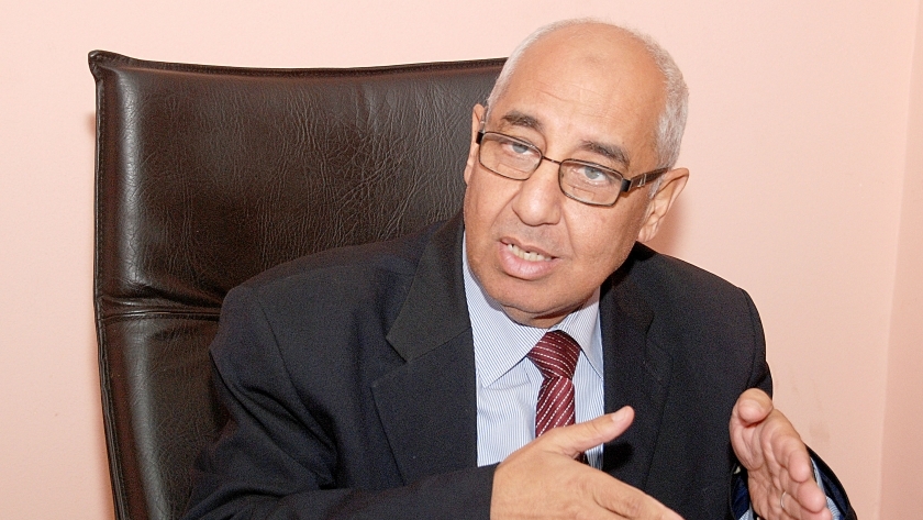 الدكتور علي عوف، رئيس الشعبة العامة للأدوية باتحاد الغرف التجارية
