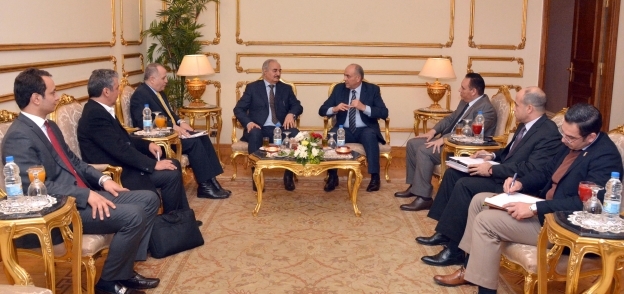 «حفتر» و«حجازى» خلال مناقشة «إعلان القاهرة»