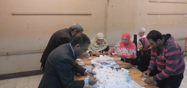بدء أعمال فرز صناديق الانتخابات في بني سويف