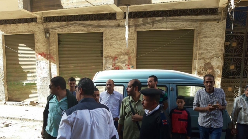 صاحب محل يصيب عامل نظافة بسلاح أبيض شرق الإسكندرية: "متكنسش التراب"