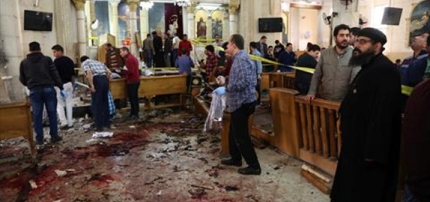 آثار التفجيرات التي شهدتها مصر أمس