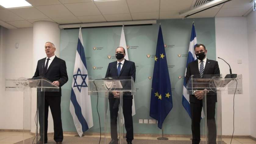 مؤتمر صحفي لوزراء دفاع إسرائيل وقبرص واليونان
