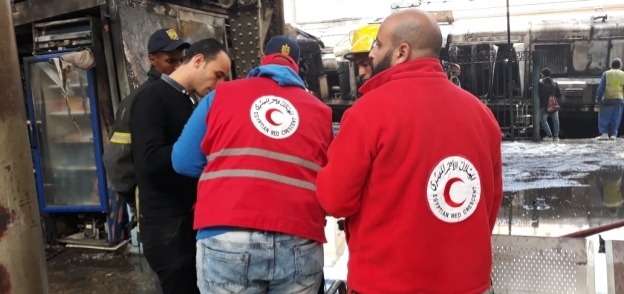 الهلال الأحمر يشارك في تقديم الدعم النفسي للمصابين وأسر ضحايا حادث قطار محطة مصر