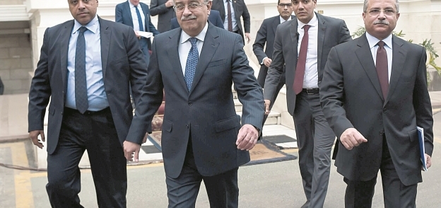 شريف إسماعيل خلال مغادرة مجلس النواب