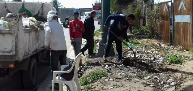 حي وسط بالإسكندرية يتابع أعمال النظافة والتجميل بنطاق الحي