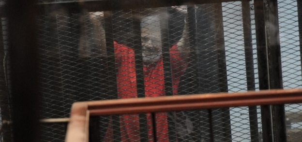 «مرسى» داخل قفص الاتهام