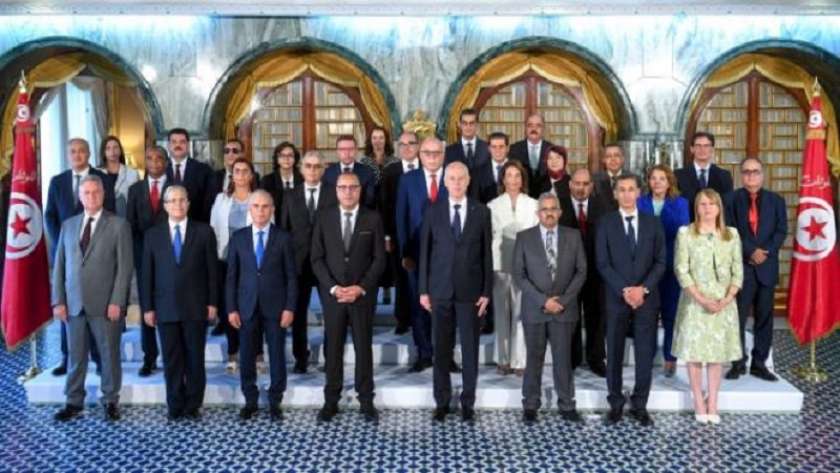 الرئيس التونسي مع حكومة المشيشي