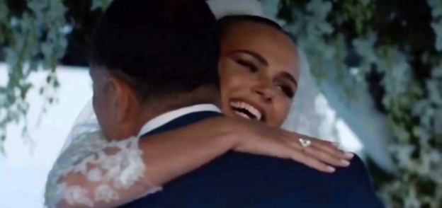 بالصور| مليونير مصري يتزوج موديل "بلاي بوي" في حفل زفاف أسطوري باليونان