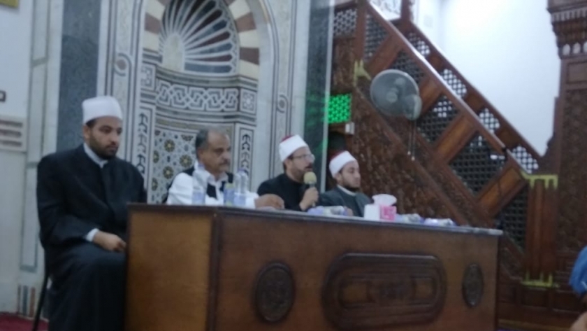 خلال فعاليات الأسبوع الثقافي في مسجد العوام بمطروح