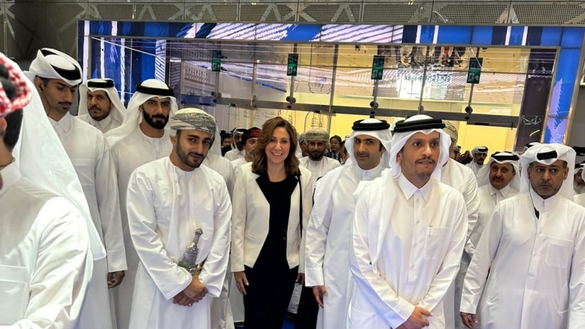 الدكتورة نيفين الكيلاني وزيرة الثقافة في افتتاح معرض الدوحة