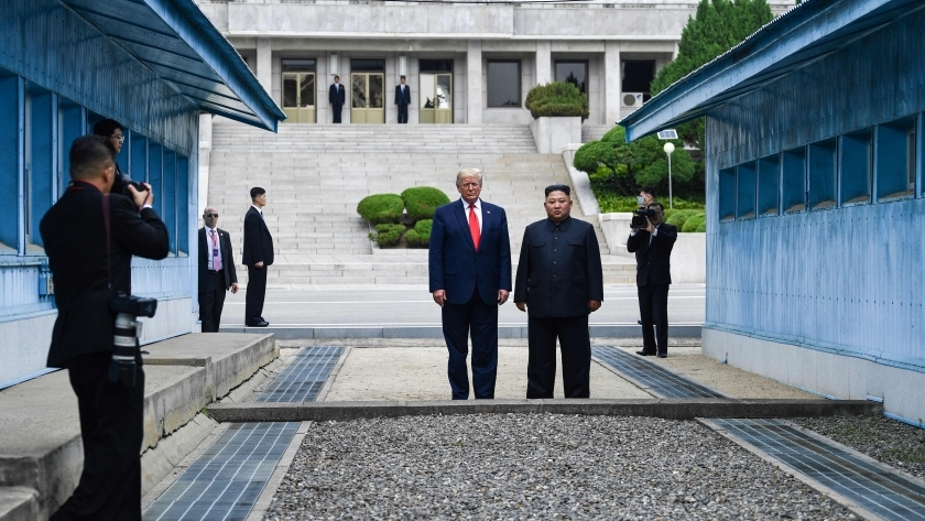 لقاء ترامب وزعيم كوريا الشمالية