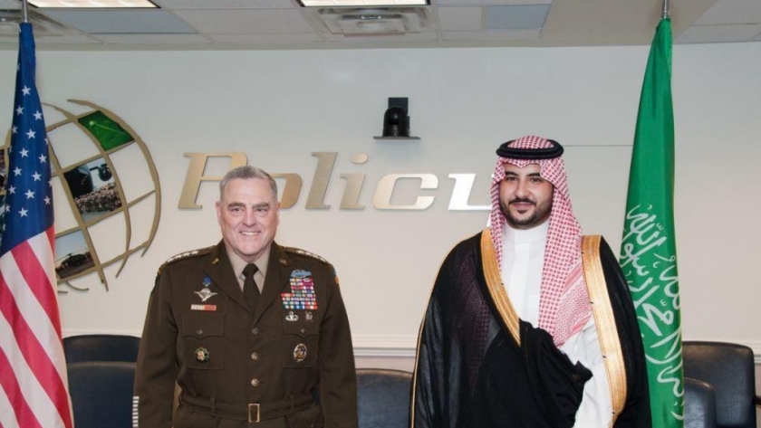 الأمير خالد بن سلمان يتلقي رئيس هيئة الأركان المشتركة الأمريكية