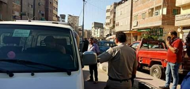 حملة مكبرة علي السيارات المخالفة بمدينة عزبة البرج