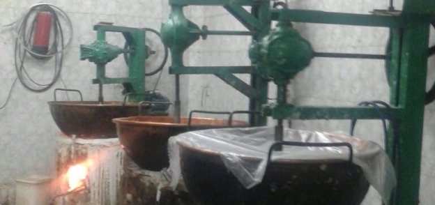 صورة مداخل مصنع حلوى المولد الفاسدة ببولاق الدكرور