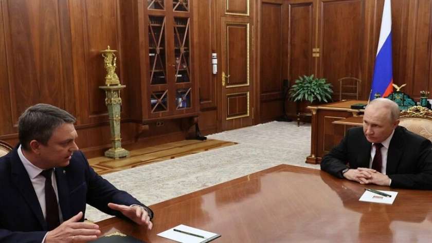 اجتماع الرئيس بوتين والقائم بأعمال رئيس جمهورية لوغانسك الشعبية