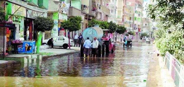 المياه تغرق الشوارع فى غياب المسئولين