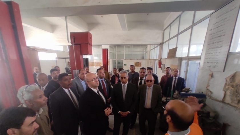 وزير العمل يتفقد مركز التدريب المهني ببني سويف في ختام زيارته للمحافظة