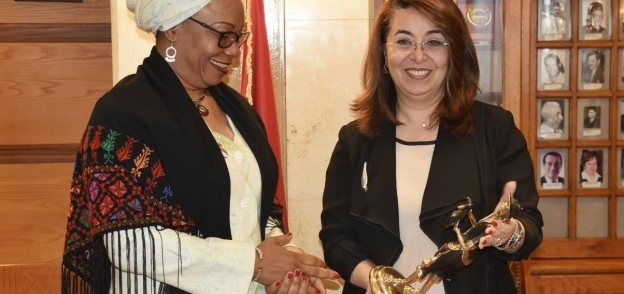 غادة والي مع وزيرة المرأة ببوركينا فاسو