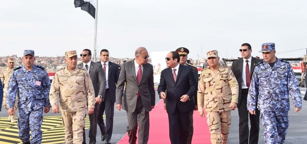 الرئيس عبدالفتاح السيسي أثناء تفقد ميناء سفاجا
