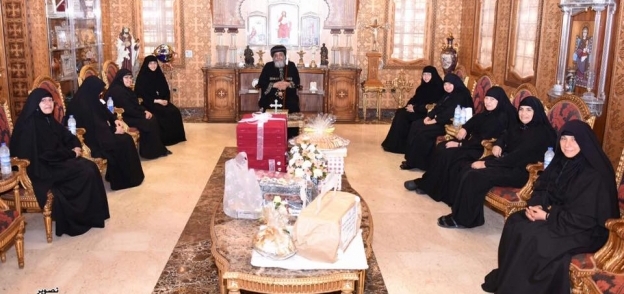 بالصور| تواضروس يستقبل رئيسات الأديرة القبطية في الكاتدرائية