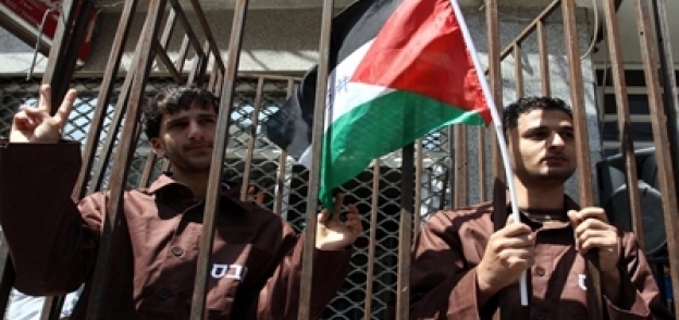 معتقلين فلسطينيين