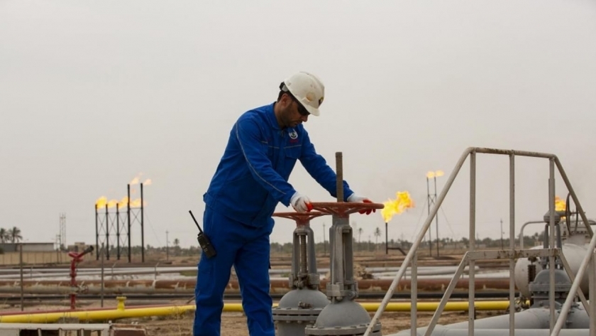 أسعار النفط تسجل تراجعات طفيفة بالأسواق العالمية