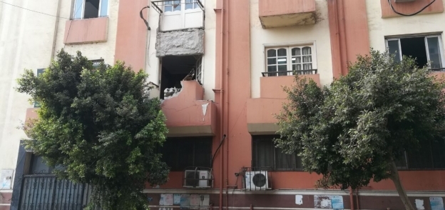 انهيار "بلكونة" الطابق الثالث بعيادة مبنى التأمين الصحي في بني سويف
