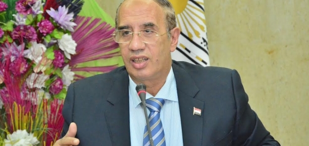 الدكتورأحمد عبده جعيص رئيس جامعة أسيوط