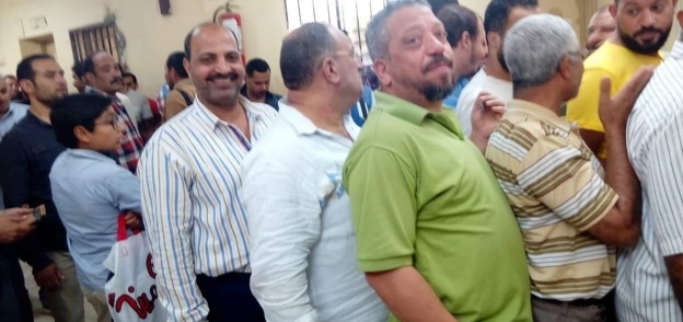 طوابير امام لجان انتخابات شركة شمال القاهرة لتوزيع الكهرباء