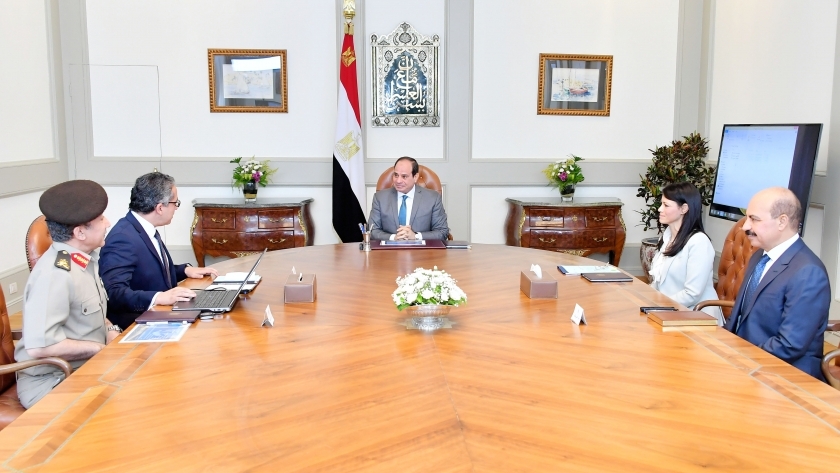 الرئيس السيسي خلال إجتماعه بالوزراء