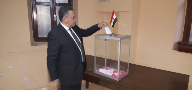 المصريين في المغرب يتوافدون علي السفارة المصرية للاداء باصواتهم
