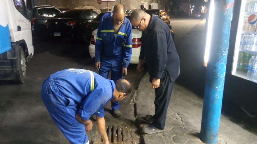 انتشار رجال الصرف الصحي في الإسكندرية