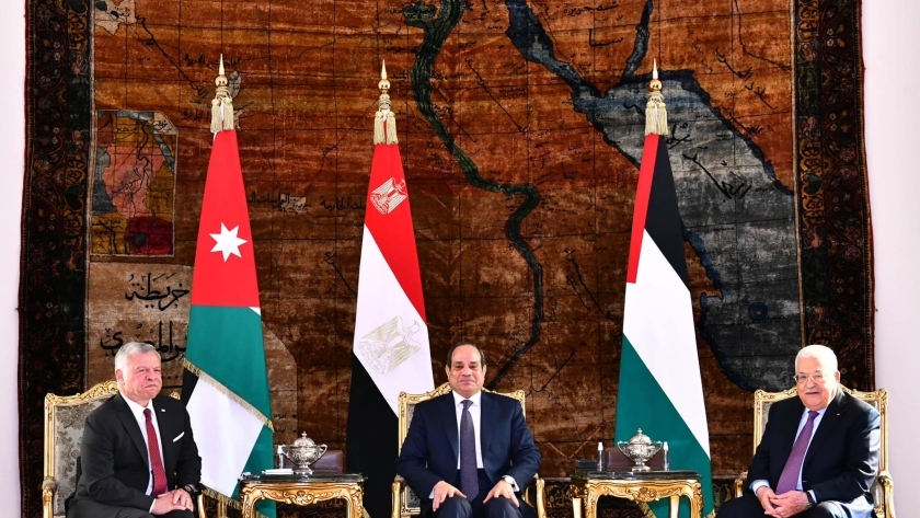 اجتماع سابق جمع الرئيس السيسي بالعاهل الأردني والرئيس الفلسطيني