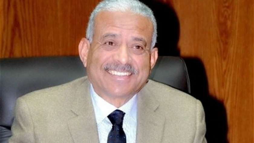 محافظ السويس اللواء  عبد المجيد صقر