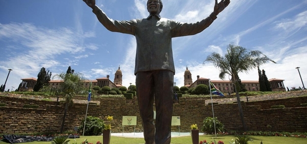 تمثال مانديلا