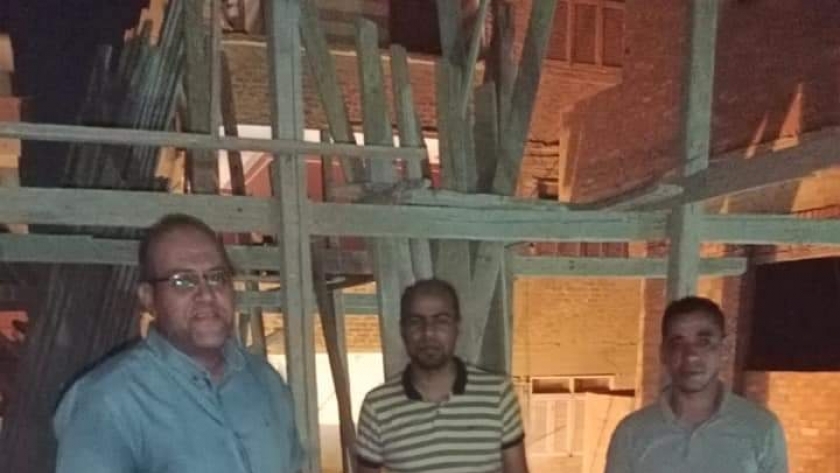 حملة إزالة ليلية في مركز أخميم بسوهاج