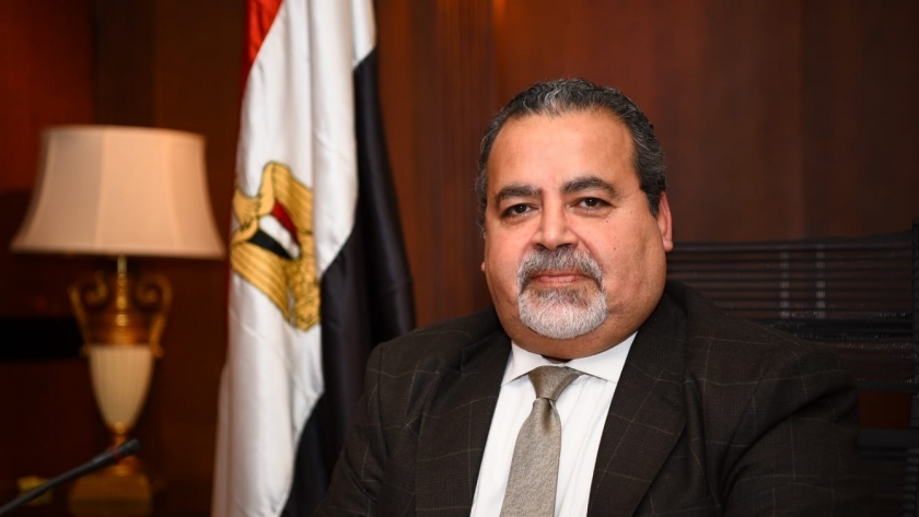 عماد سوريال مساعد وزيرة الهجرة للشئون المالية