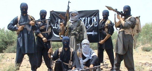 عناصر من تنظيم القاعدة الإرهابي