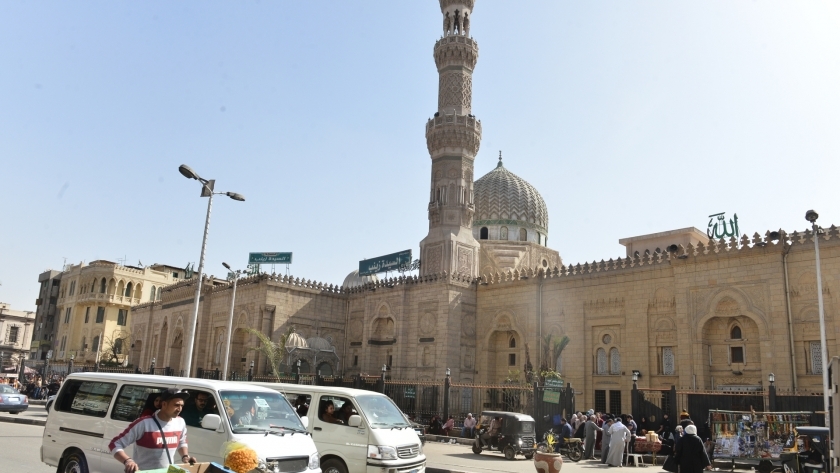 انخفاض أعداد الباعة الجائلين فى محيط مسجد السيدة زينب